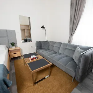 Moveinn 3*, Praga Repubblica Ceca