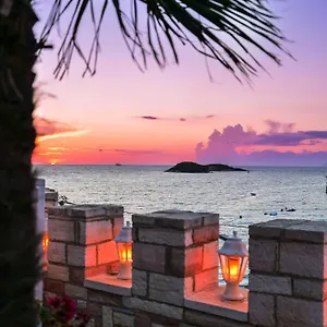 Castle 4*, Ksamil Albanië
