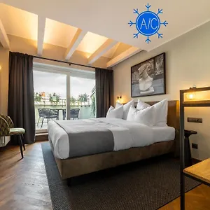 The Viaduct - & 4*, Praga Repubblica Ceca
